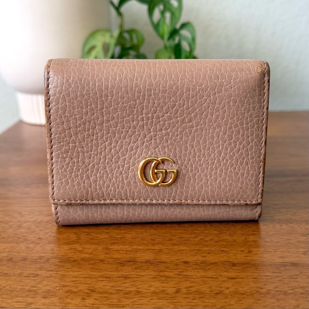 Gucci Compact GG Marmont Wallet Trifold Beige Tan Brown Pebbled Leather Gold